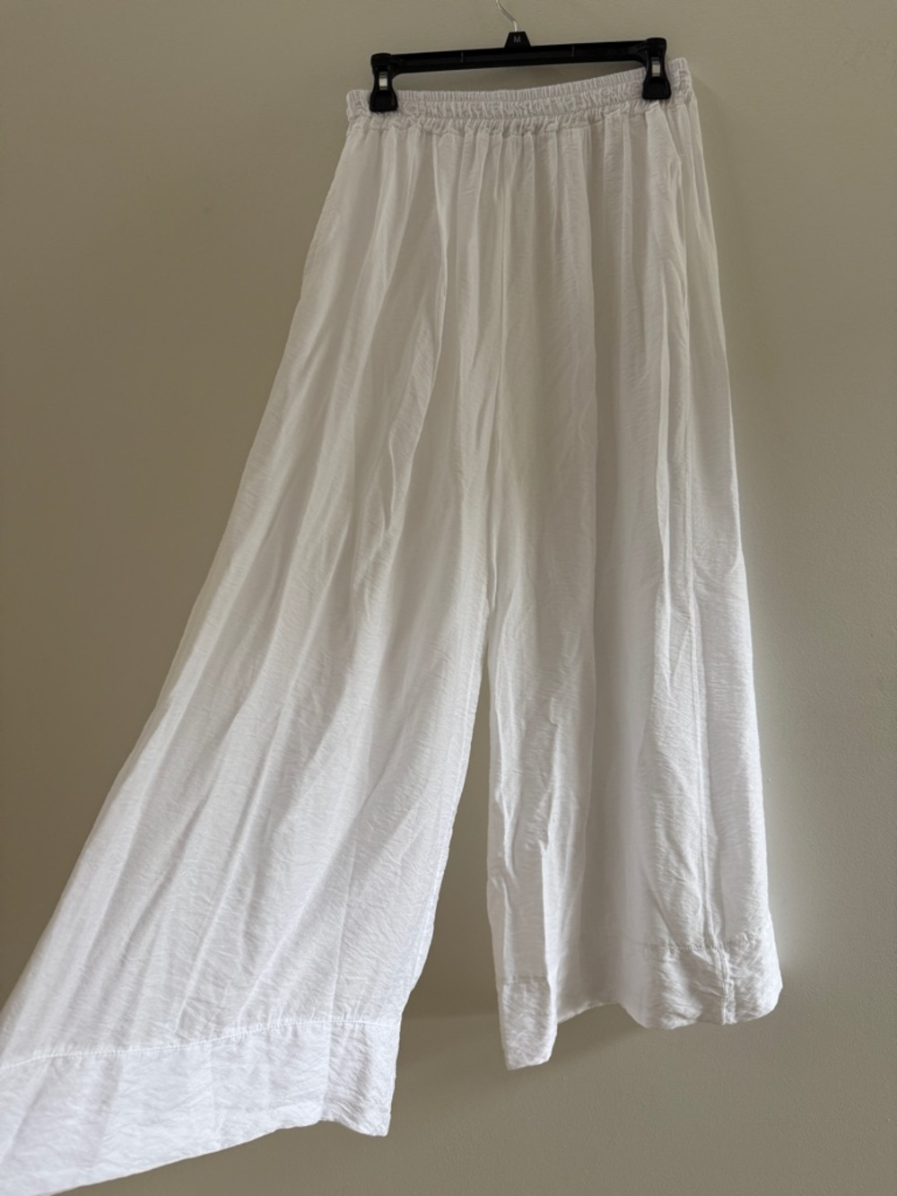 DEVITALIA Wide-Leg Flowy Lightweight Pant Pants, One Size - Picture 2 of 5